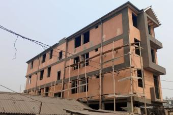 Vente immeuble inacheve en plein Matonge.